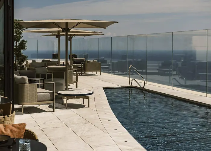 21st Floor Sunset - Mercury Tower With Pool Access By Uniq