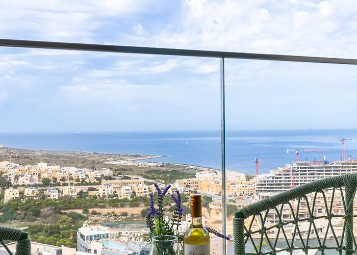 21st Floor Sunset - Mercury Tower With Pool Access By Uniq Daire