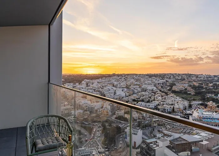 Apartment 21st Floor Sunset - Mercury Tower With Pool Access By Uniq *