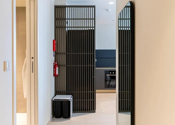 21st Floor Sunset - Mercury Tower With Pool Access By Uniq *