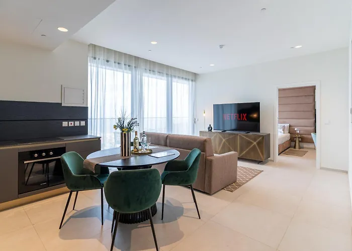 아파트 21st Floor Sunset - Mercury Tower With Pool Access By Uniq *