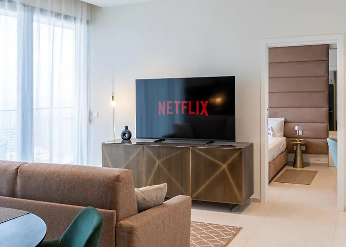 Apartment 21st Floor Sunset - Mercury Tower With Pool Access By Uniq