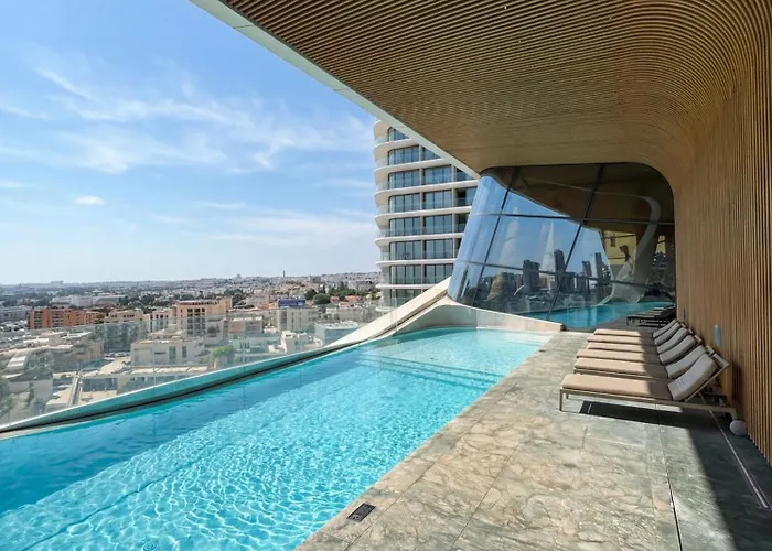 21st Floor Sunset - Mercury Tower With Pool Access By Uniq